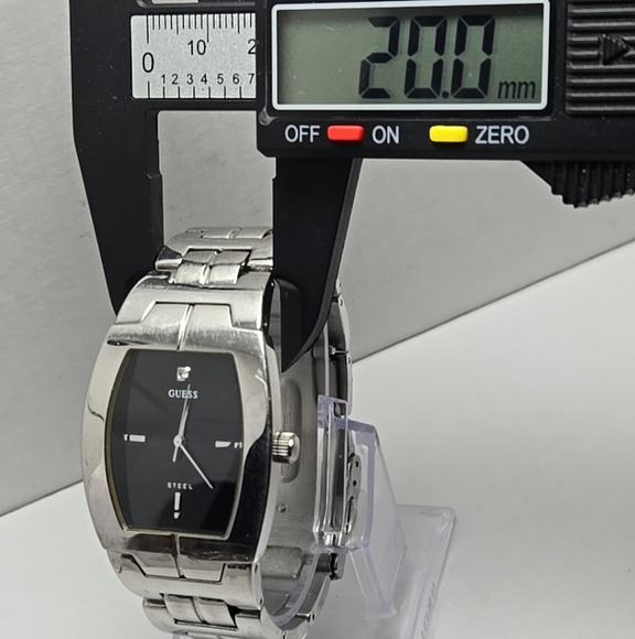 Mens Vintage Guess Steel 31mm G95217G Quartz Analog Watch New Battery - Picture 5 of 11